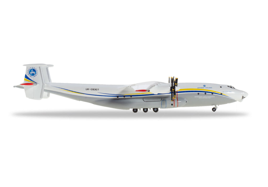 Miniatuur Antonov AN-225 Mriya Ukrainian colors 1/400 Miniatuur Antonov AN-225 Mriya Ukrainian colors 1/400